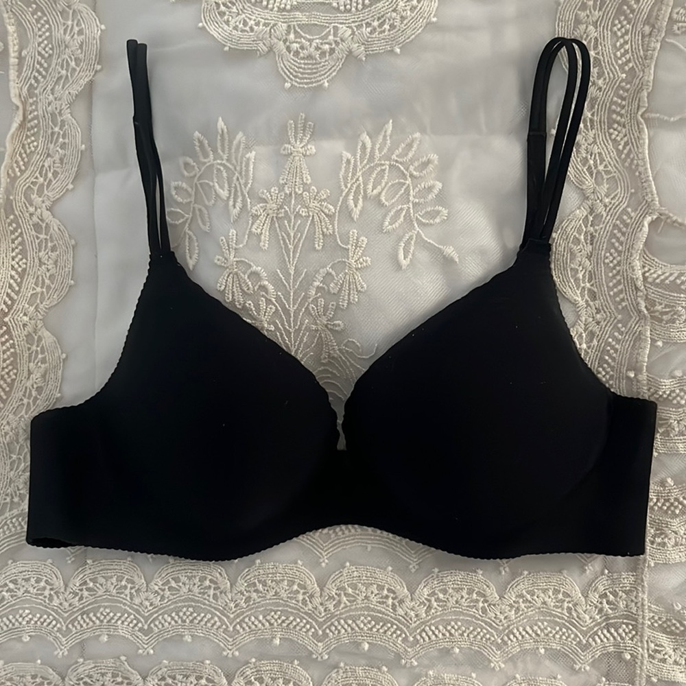 VS Angels Secret Embrace Black Bra